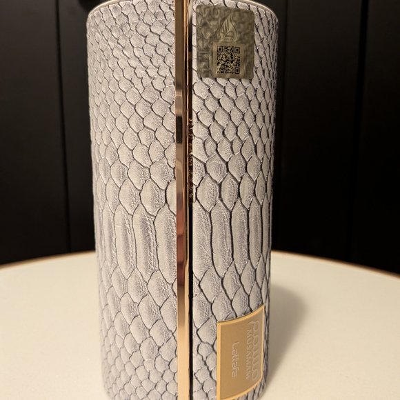 Lattafa Musamam White Intense Eau de Parfum Spray for Unisex, 3.4 Ounce - Picture 2 of 3